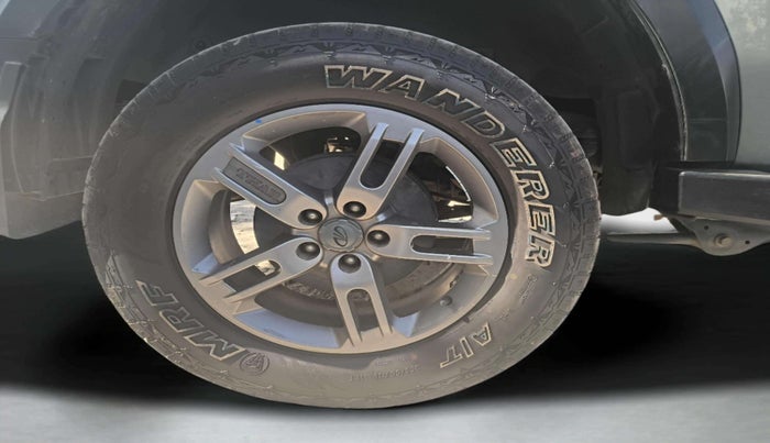 2021 Mahindra Thar LX D AT 4WD HT, Diesel, Automatic, 88,561 km, Right Rear Wheel