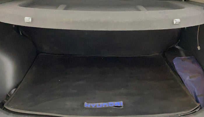 2016 Hyundai Creta SX PLUS 1.6 PETROL, Petrol, Manual, 55,946 km, Boot Inside