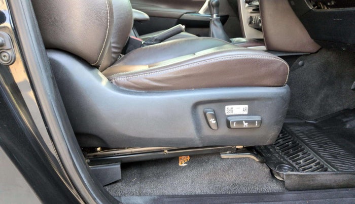 2019 Toyota Fortuner 2.8 4X4 MT, Diesel, Manual, 26,234 km, Driver Side Adjustment Panel