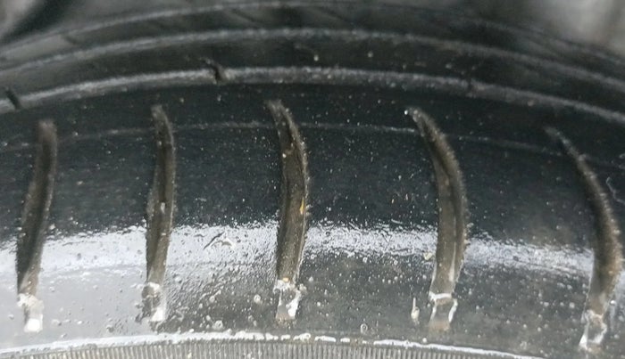 2017 Honda Brio VX MT, Petrol, Manual, 57,548 km, Left Rear Tyre Tread