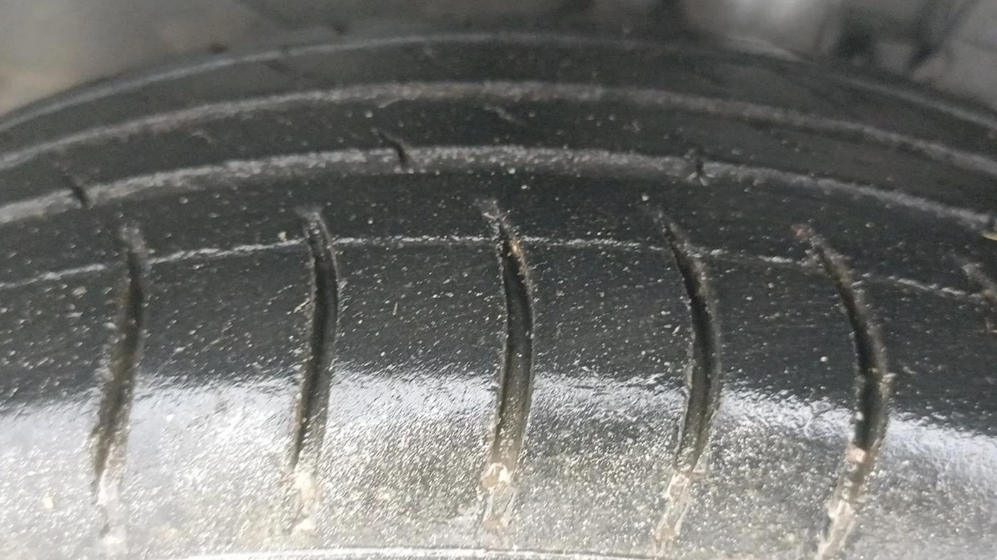 2017 Honda Brio VX MT, Petrol, Manual, 57,511 km, Left Front Tyre Tread