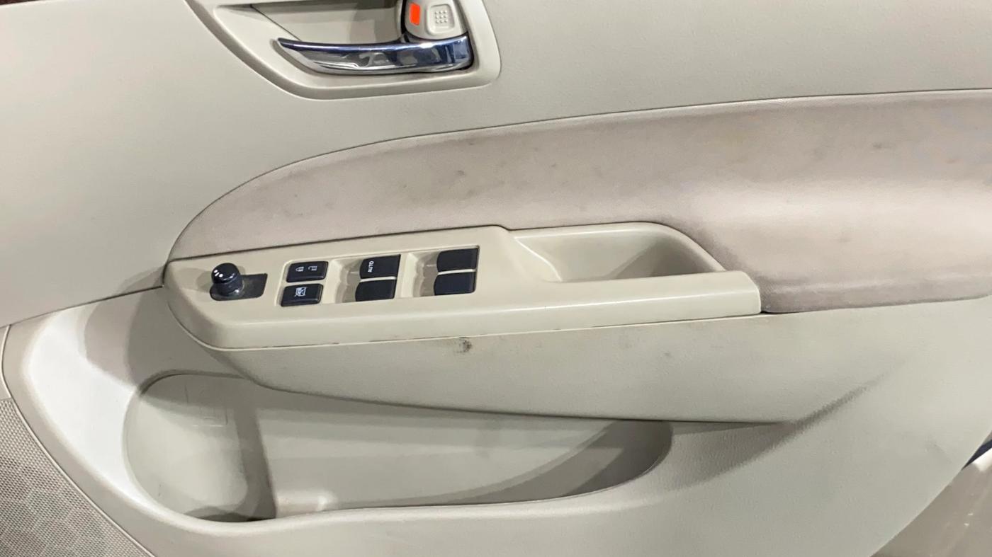2013 Maruti Swift Dzire VXI, Petrol, Manual, 35,070 km, Driver Side Door Panels Control