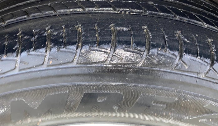 2017 Maruti Ertiga ZXI, Petrol, Manual, 59,866 km, Right Front Tyre Tread