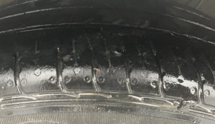 2023 Hyundai GRAND I10 NIOS SPORTZ 1.2 KAPPA VTVT, CNG, Manual, 45,298 km, Left Front Tyre Tread