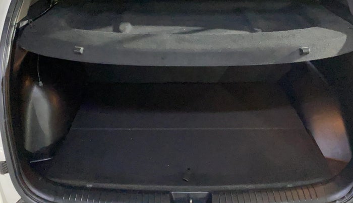 2018 Hyundai Creta SX 1.6 PETROL, Petrol, Manual, 82,153 km, Boot Inside