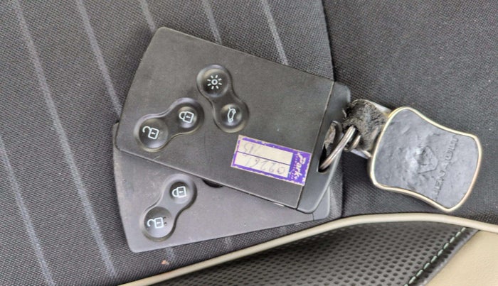 2018 Renault Captur RXT PETROL DUAL TONE, Petrol, Manual, 27,159 km, Key Close Up