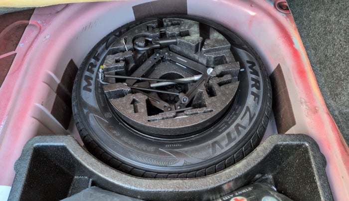 2018 Renault Captur RXT PETROL DUAL TONE, Petrol, Manual, 27,159 km, Spare Tyre