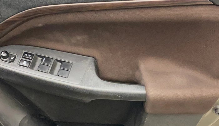 2022 Maruti BREZZA ZXI AT SMART HYBRID, Petrol, Automatic, 35,864 km, Driver Side Door Panels Control