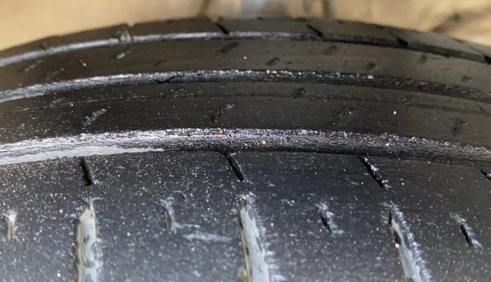 2018 Maruti Dzire VXI AMT, Petrol, Automatic, 58,306 km, Right Front Tyre Tread