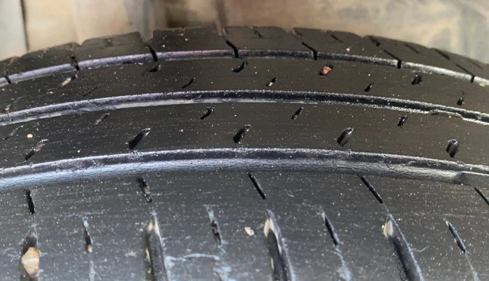 2018 Maruti Dzire VXI AMT, Petrol, Automatic, 58,306 km, Right Rear Tyre Tread