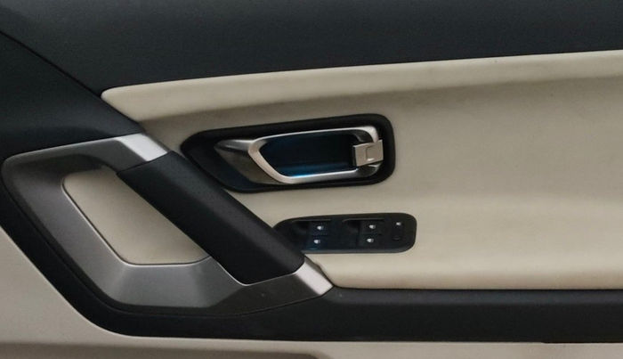 2023 Tata Safari XZ PLUS, Diesel, Manual, 21,229 km, Driver Side Door Panels Control
