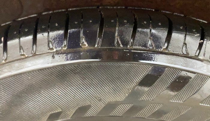 2012 Hyundai i10 SPORTZ 1.2 AT, Petrol, Automatic, 1,19,058 km, Right Rear Tyre Tread