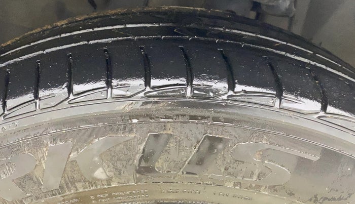 2018 Jeep Compass LIMITED (O) 2.0 DIESEL, Diesel, Manual, 1,21,014 km, Left Front Tyre Tread