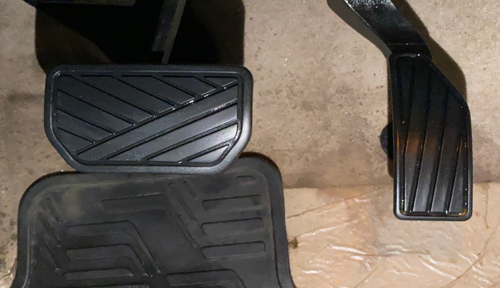 2023 Maruti Ciaz ZETA AT 1.5  SHVS PETROL, Petrol, Automatic, 20,729 km, Pedals