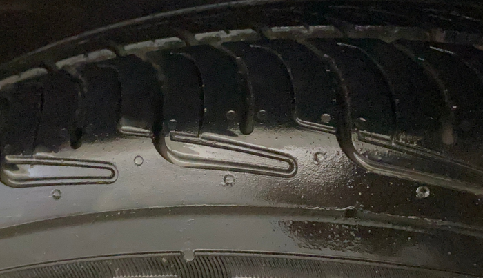 2023 Maruti Ciaz ZETA AT 1.5  SHVS PETROL, Petrol, Automatic, 20,729 km, Right Front Tyre Tread