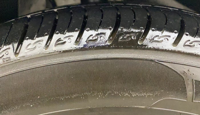 2016 Ford Ecosport TITANIUM 1.5L DIESEL, Diesel, Manual, 44,944 km, Right Front Tyre Tread