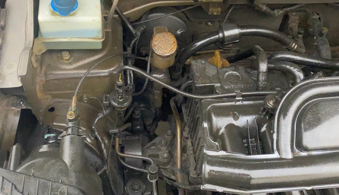 2016 Renault Kwid RXT 1.0 AMT, Petrol, Automatic, 43,085 km, Engine View - Right