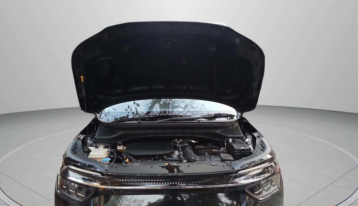 2024 KIA CARENS LUXURY PLUS 1.5 TURBO PETROL DCT 6 STR, Petrol, Automatic, 24,298 km, Open Bonet