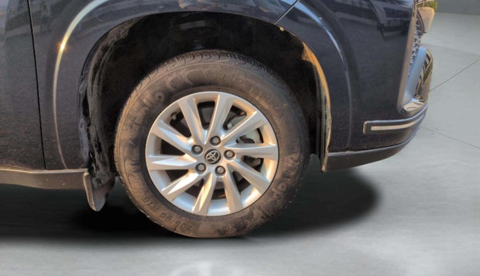 2024 Toyota INNOVA HYCROSS GX 8 STR, Petrol, Automatic, 29,078 km, Right Front Wheel