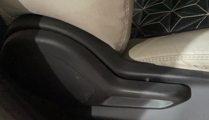 2020 Tata Tiago XE PETROL, Petrol, Manual, 50,986 km, Driver Side Adjustment Panel