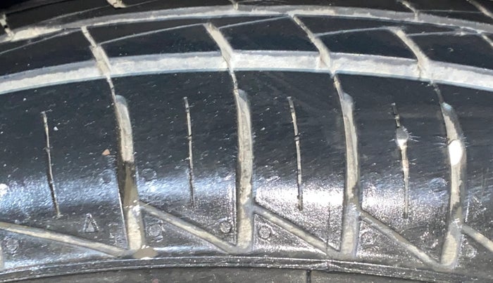 2021 Maruti Alto LXI CNG, CNG, Manual, 3,208 km, Left Rear Tyre Tread