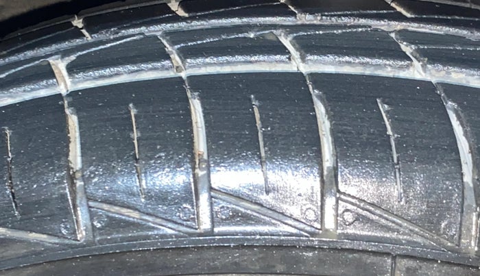 2021 Maruti Alto LXI CNG, CNG, Manual, 3,208 km, Left Front Tyre Tread