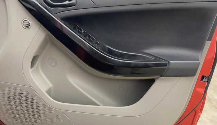 2019 Tata NEXON XMA PETROL, Petrol, Automatic, 93,060 km, Driver Side Door Panels Control