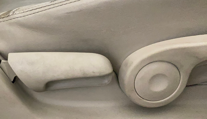 2020 Maruti Ciaz DELTA 1.5 SHVS MT PETROL, Petrol, Manual, 93,832 km, Driver Side Adjustment Panel