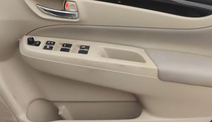 2017 Maruti Ciaz ALPHA 1.4 PETROL, Petrol, Manual, 90,075 km, Driver Side Door Panels Control