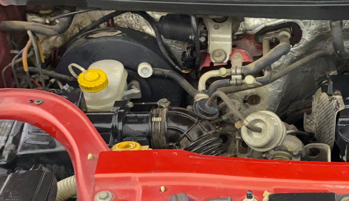 2017 Mahindra TUV300 T8 AMT, Diesel, Automatic, 1,35,626 km, Engine View - Right