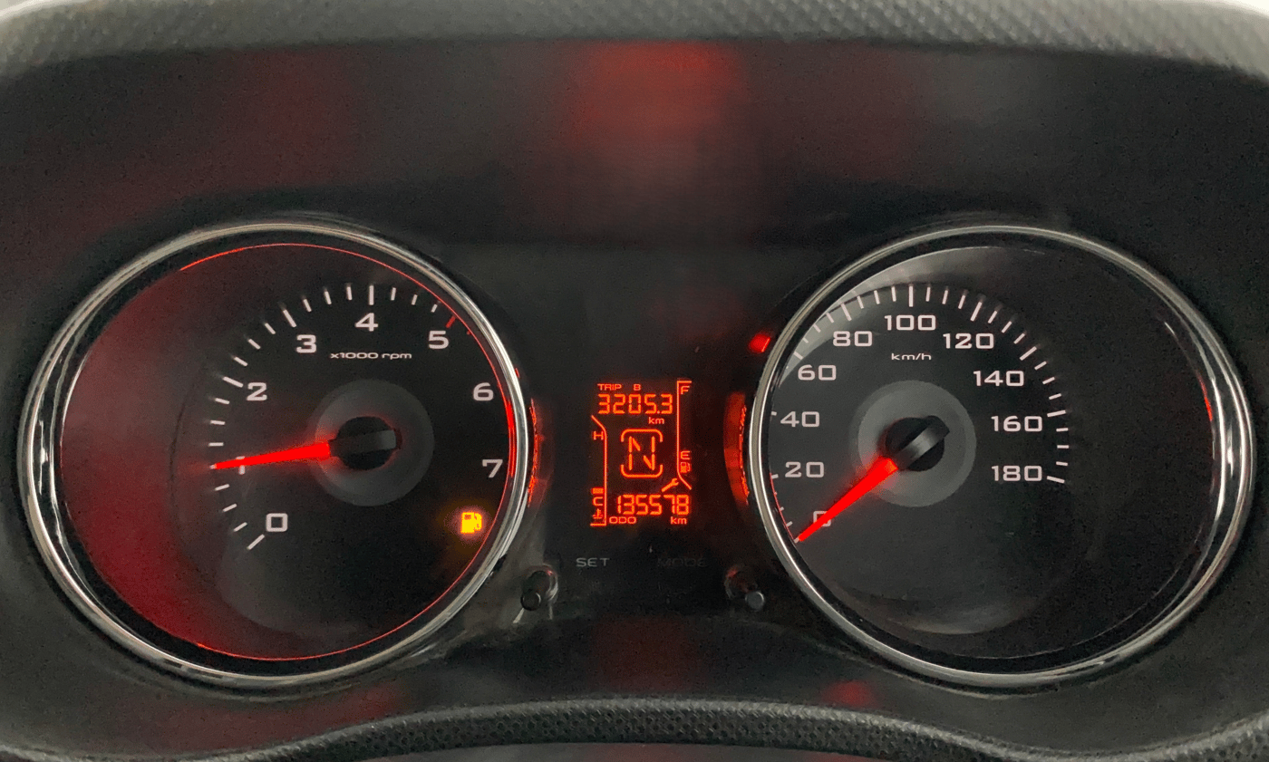 2017 Mahindra TUV300 T8 AMT, Diesel, Automatic, 1,35,641 km, Odometer Image