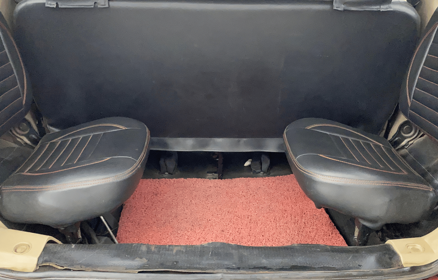 2017 Mahindra TUV300 T8 AMT, Diesel, Automatic, 1,35,641 km, Boot Inside