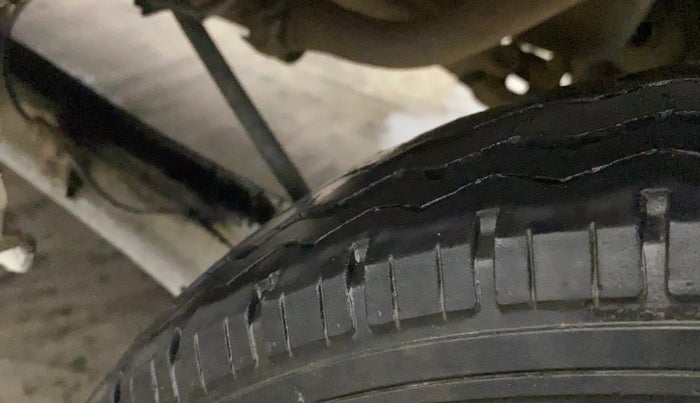 2023 Maruti Eeco 5 STR AC CNG, CNG, Manual, 70,729 km, Left Rear Tyre Tread