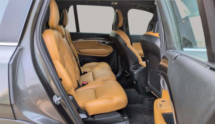 2018 Volvo XC 90 D5 MOMENTUM, Diesel, Automatic, 84,088 km, Right Side Rear Door Cabin