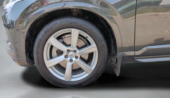 2018 Volvo XC 90 D5 MOMENTUM, Diesel, Automatic, 84,088 km, Left Front Wheel