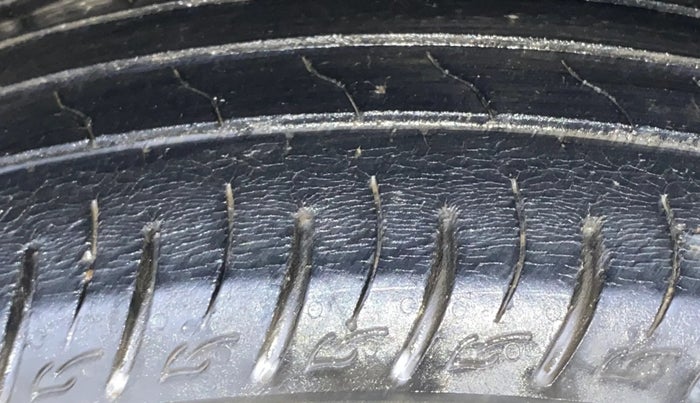 2021 Maruti Vitara Brezza LXI, Petrol, Manual, 47,794 km, Left Front Tyre Tread