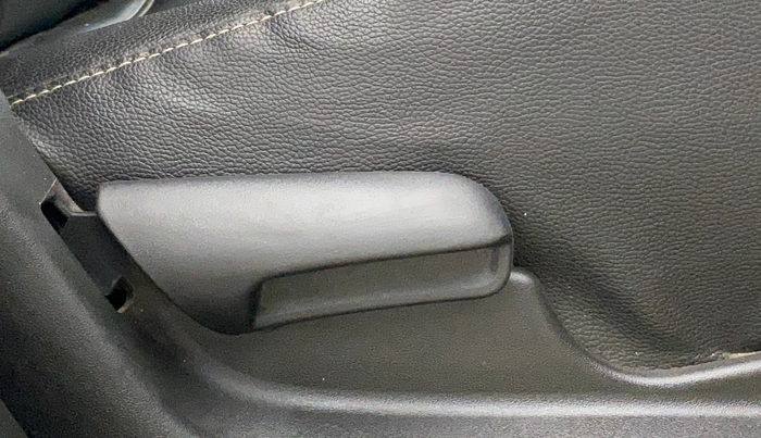 2021 Maruti Vitara Brezza LXI, Petrol, Manual, 47,794 km, Driver Side Adjustment Panel