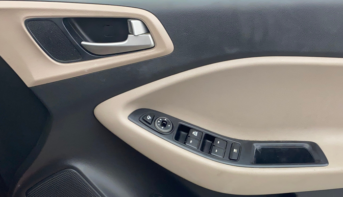 2019 Hyundai Elite i20 SPORTZ PLUS 1.2, Petrol, Manual, 31,255 km, Driver Side Door Panels Control