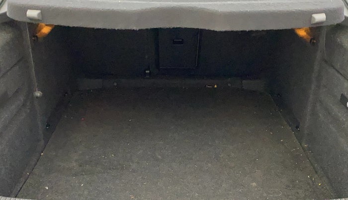 2016 Skoda Superb L&K 1.8 TSI AT, Petrol, Automatic, 70,037 km, Boot Inside