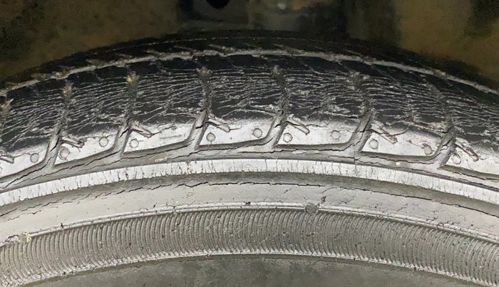 2018 Maruti Celerio VXI CNG, CNG, Manual, 62,089 km, Right Front Tyre Tread