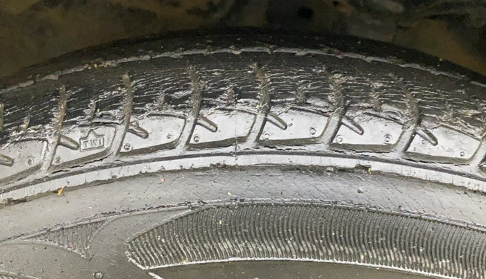 2018 Maruti Celerio VXI CNG, CNG, Manual, 62,089 km, Left Front Tyre Tread