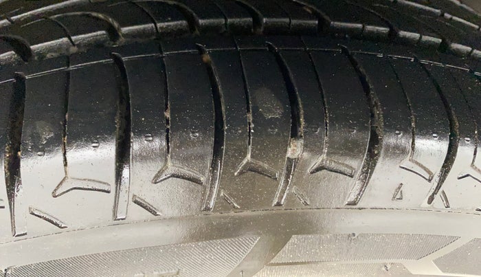 2016 Honda Jazz 1.2L I-VTEC V, Petrol, Manual, 23,462 km, Right Rear Tyre Tread