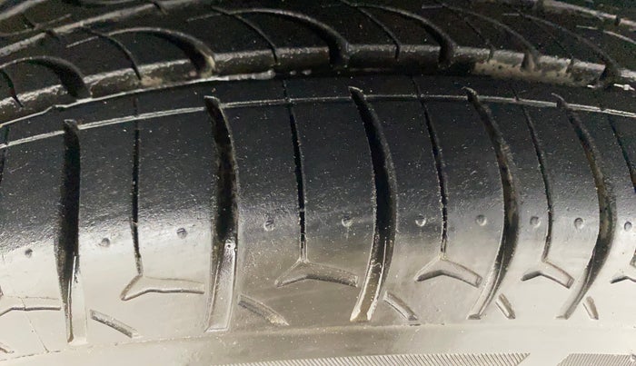 2016 Honda Jazz 1.2L I-VTEC V, Petrol, Manual, 23,462 km, Left Front Tyre Tread