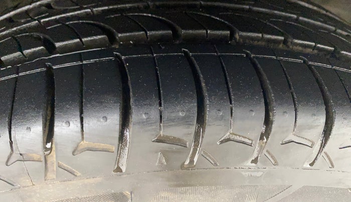 2016 Honda Jazz 1.2L I-VTEC V, Petrol, Manual, 23,462 km, Right Front Tyre Tread