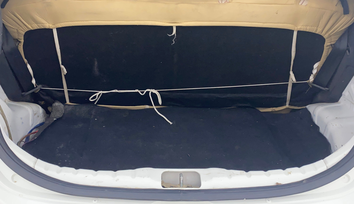 2016 Hyundai Eon ERA +, Petrol, Manual, 35,872 km, Boot Inside