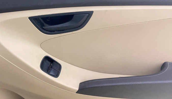 2016 Hyundai Eon ERA +, Petrol, Manual, 35,872 km, Driver Side Door Panels Control