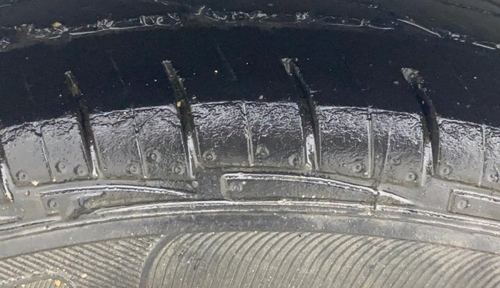 2016 Hyundai Eon ERA +, Petrol, Manual, 35,872 km, Right Rear Tyre Tread