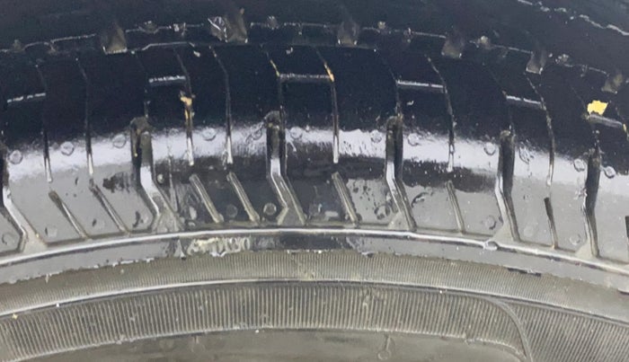 2016 Hyundai Eon ERA +, Petrol, Manual, 35,872 km, Left Rear Tyre Tread