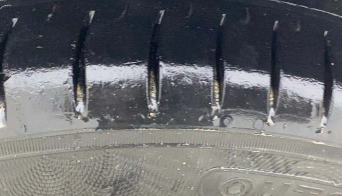 2016 Hyundai Eon ERA +, Petrol, Manual, 35,872 km, Left Front Tyre Tread