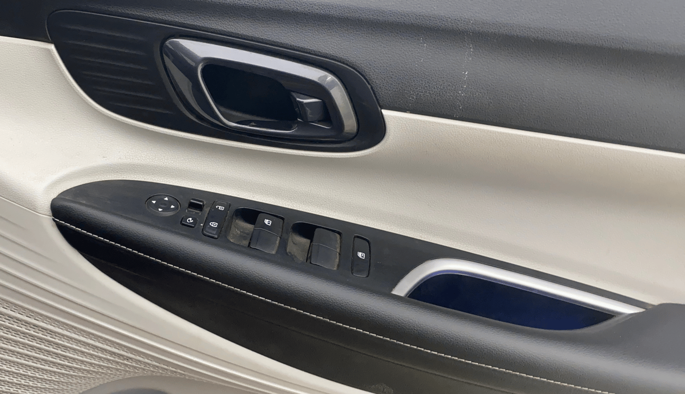2023 Hyundai NEW I20 ASTA (O) 1.2 IVT, Petrol, Automatic, 16,402 km, Driver Side Door Panels Control